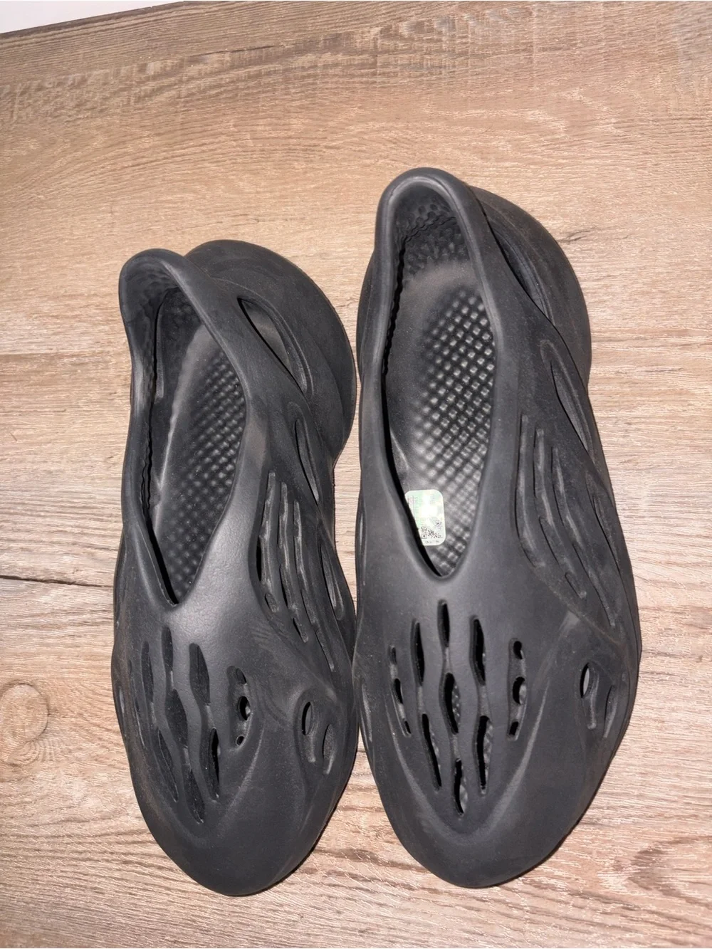Adidas Black Foam Runner-Style Slip-On - Picture 2 of 4